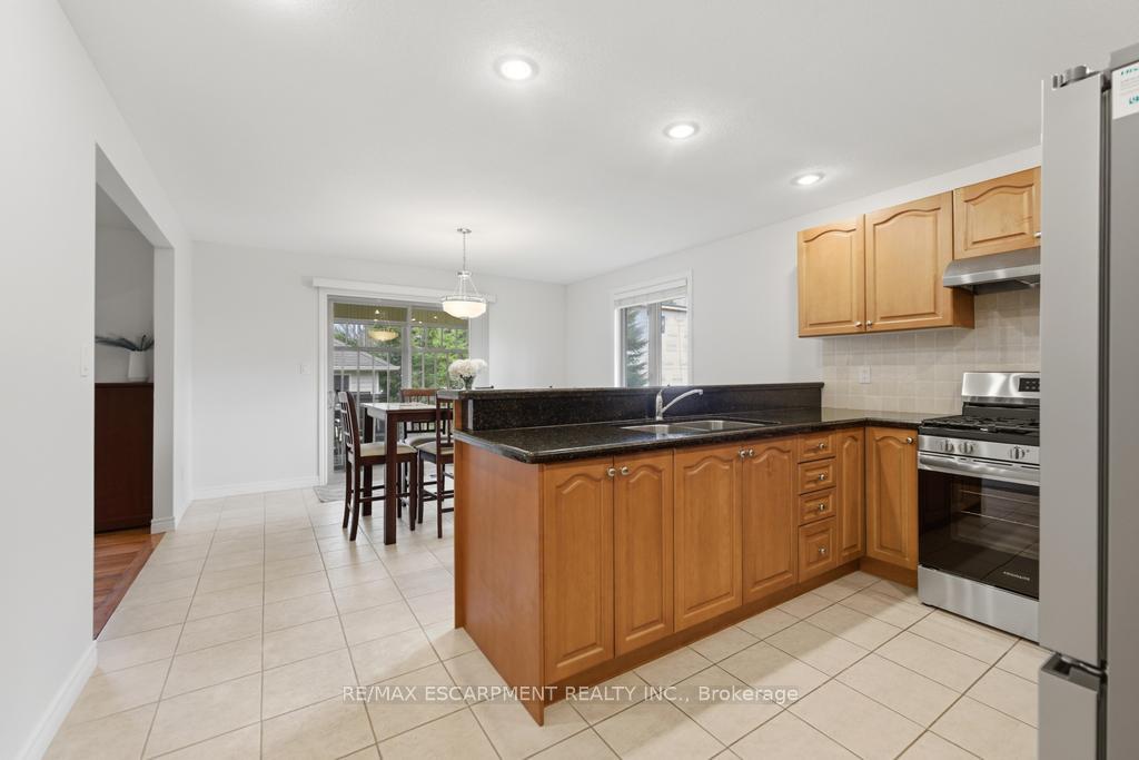 Photo 12 of 80 Lister Avenue, Hamilton, Allison — HOMEH