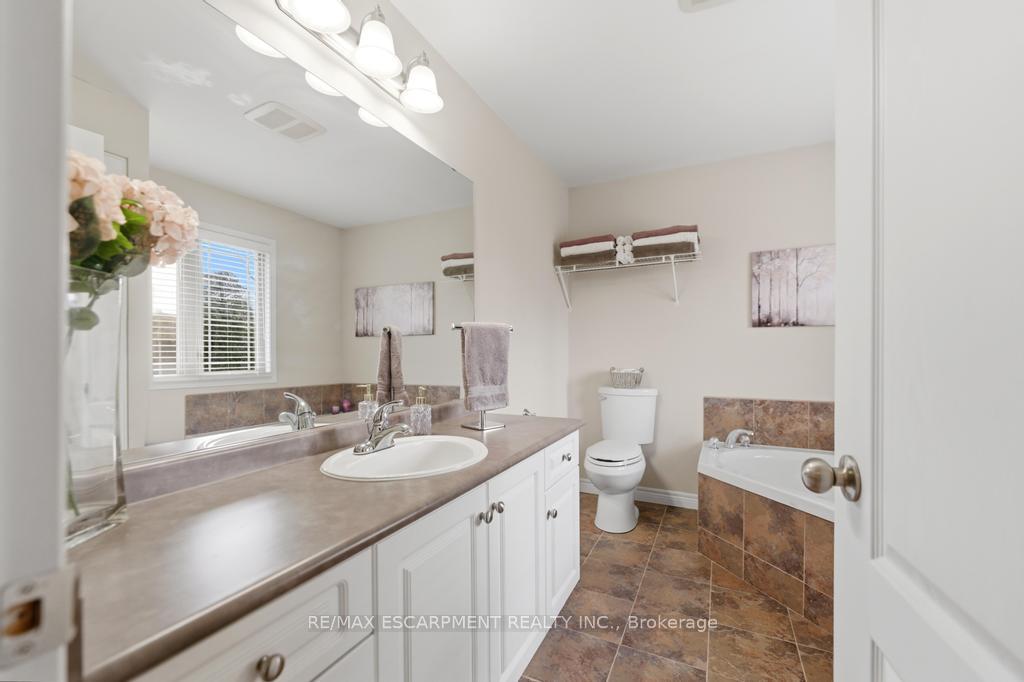 Photo 14 of 80 Lister Avenue, Hamilton, Allison — HOMEH