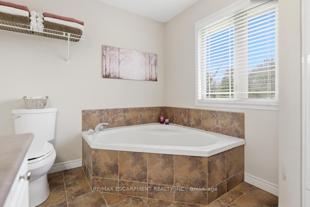 Photo 15 of 80 Lister Avenue, Hamilton, Allison — HOMEH