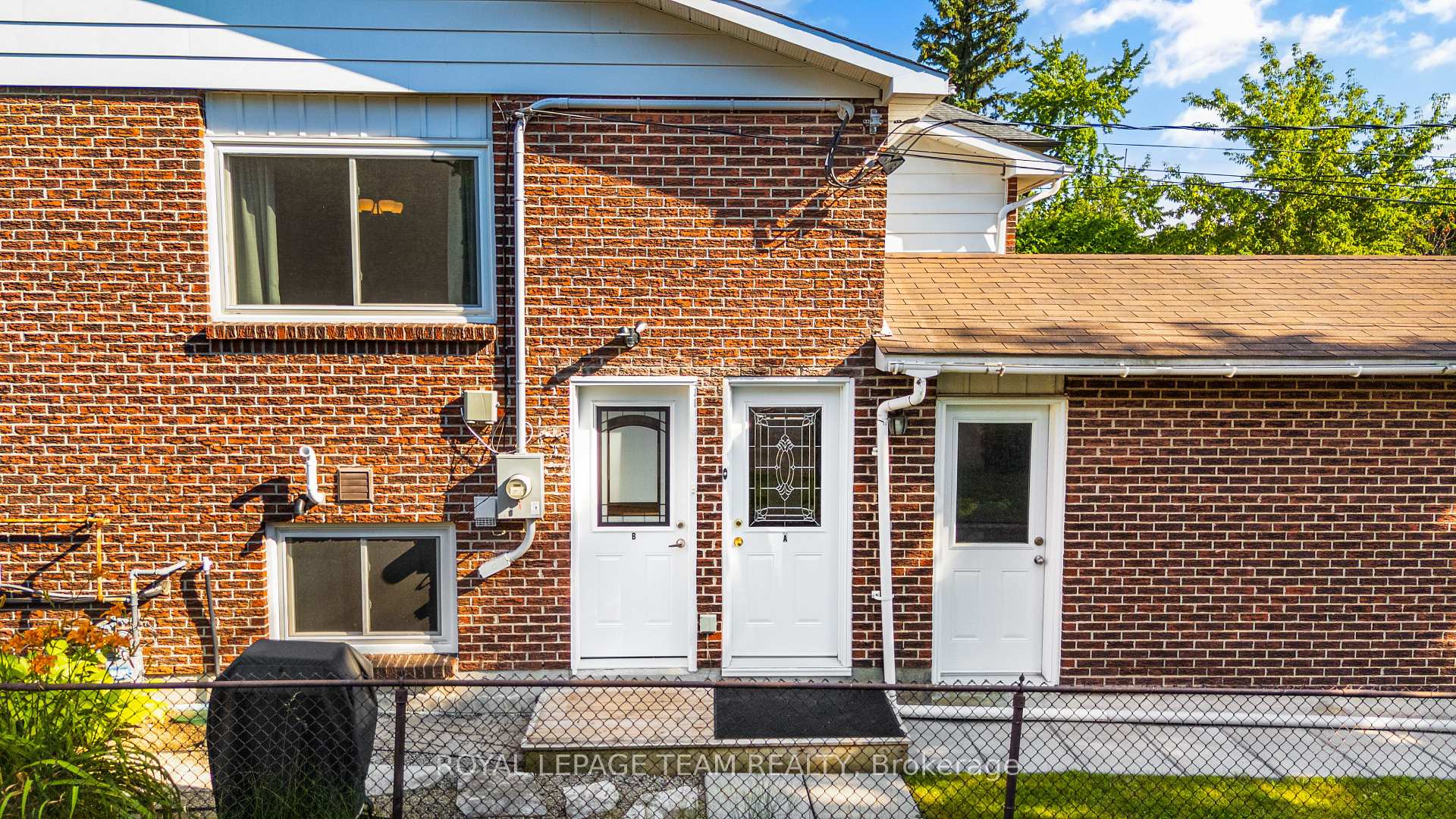 Photo 4 of 475 Melbourne Avenue, Ottawa, McKellar/Highland — HOMEH