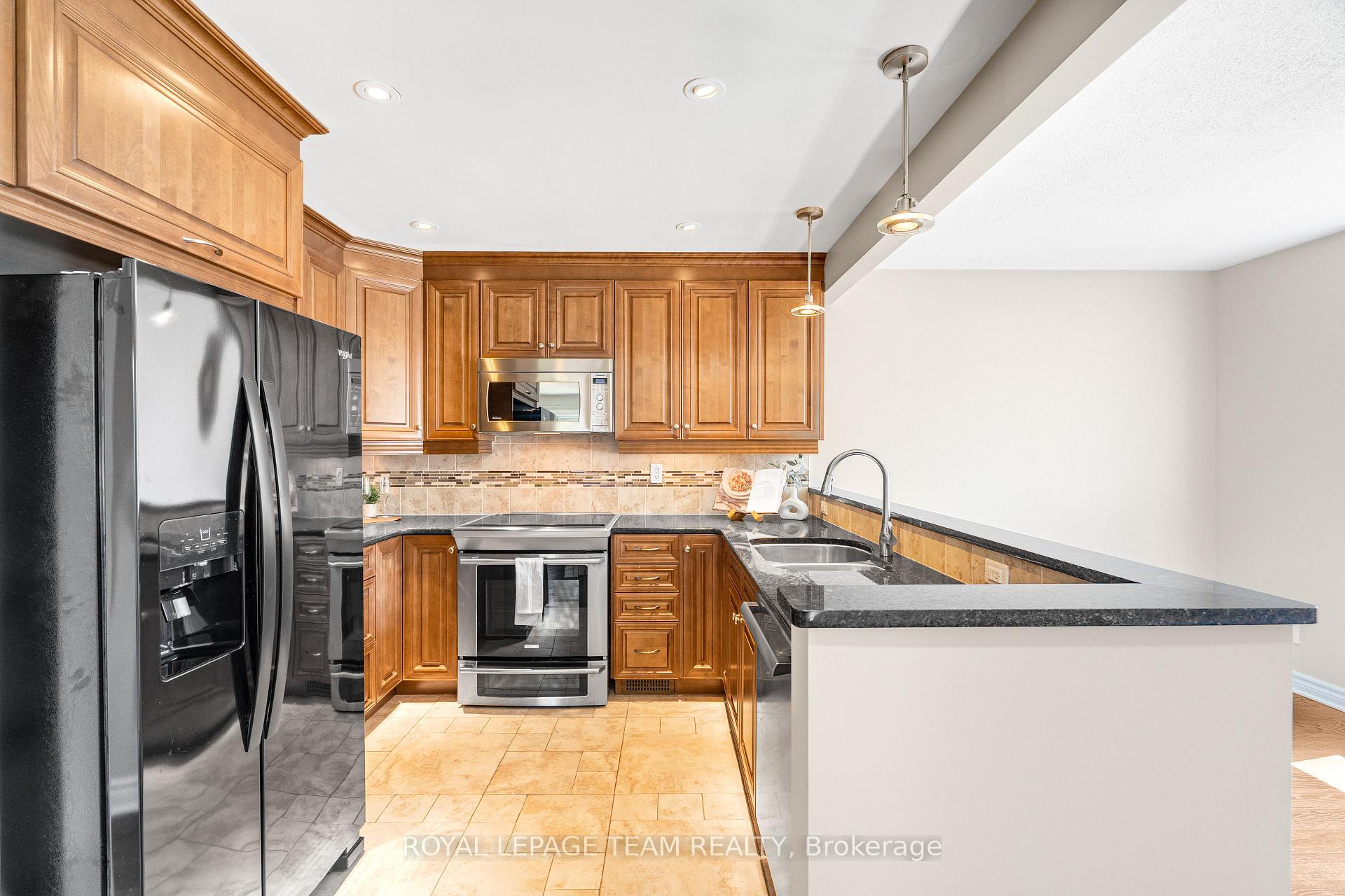 Photo 8 of 475 Melbourne Avenue, Ottawa, McKellar/Highland — HOMEH
