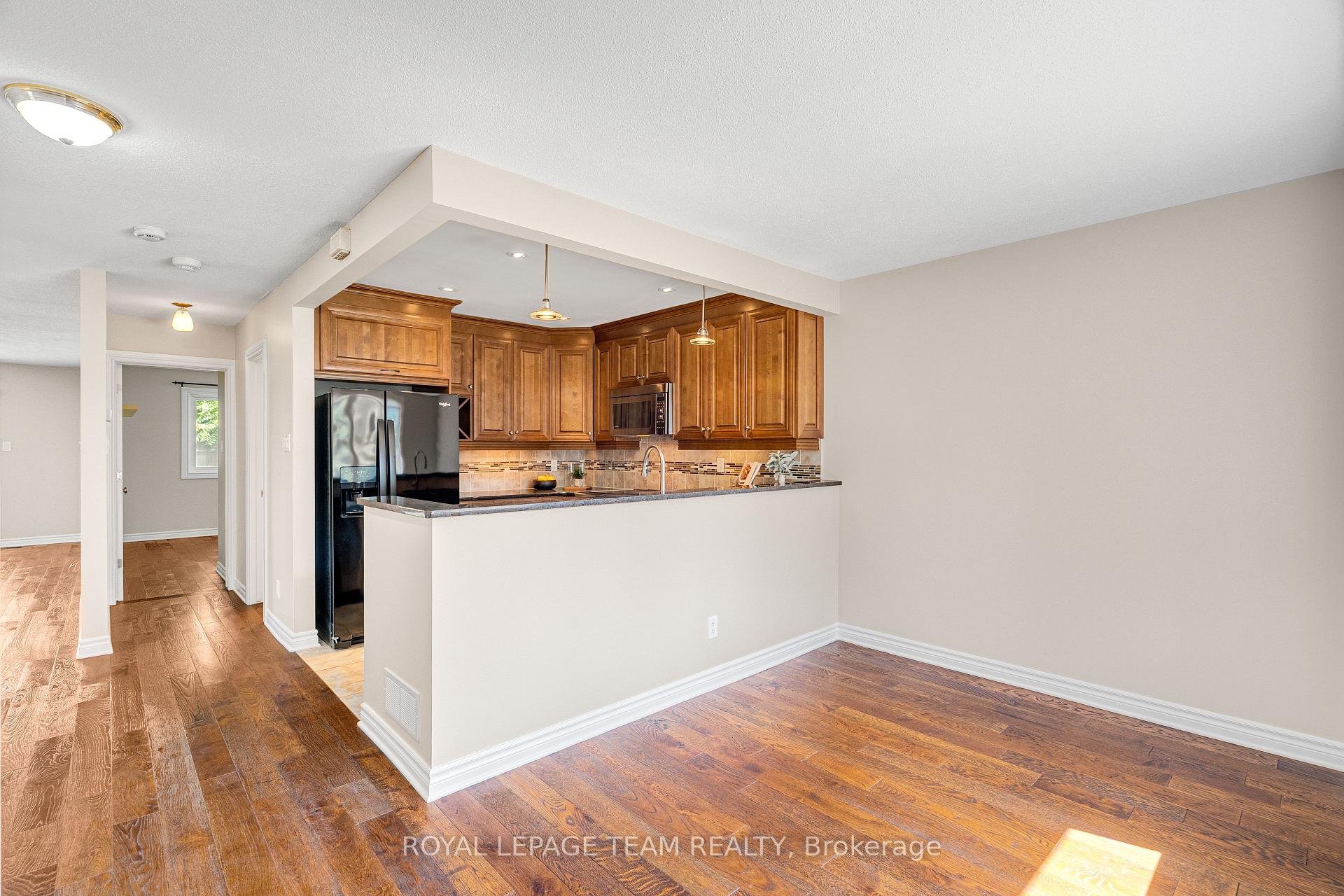 Photo 10 of 475 Melbourne Avenue, Ottawa, McKellar/Highland — HOMEH