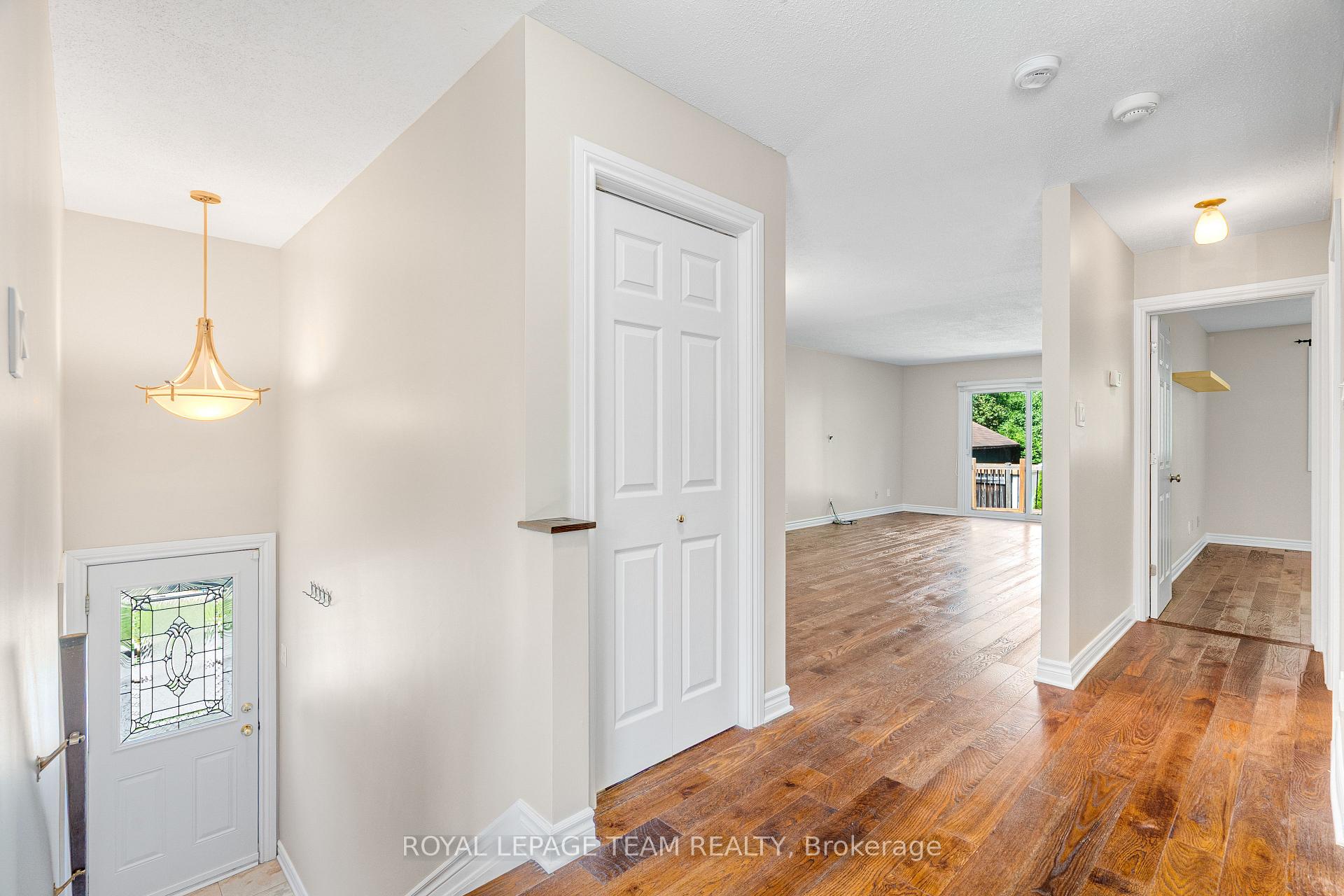 Photo 12 of 475 Melbourne Avenue, Ottawa, McKellar/Highland — HOMEH