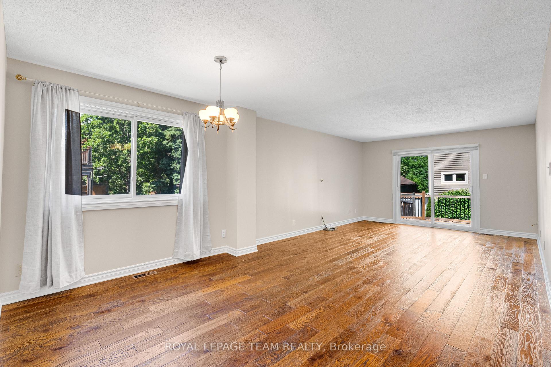 Photo 13 of 475 Melbourne Avenue, Ottawa, McKellar/Highland — HOMEH