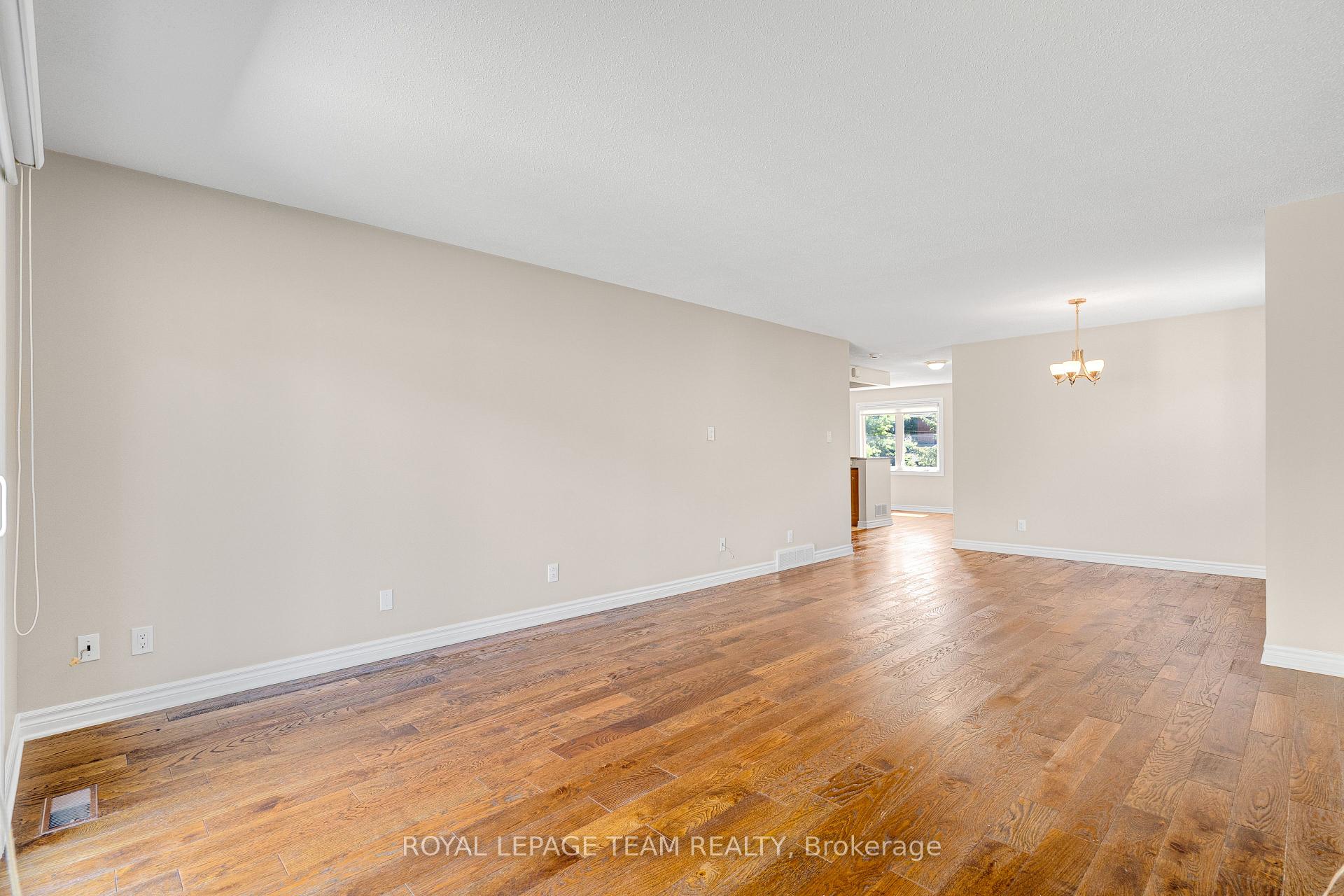 Photo 17 of 475 Melbourne Avenue, Ottawa, McKellar/Highland — HOMEH