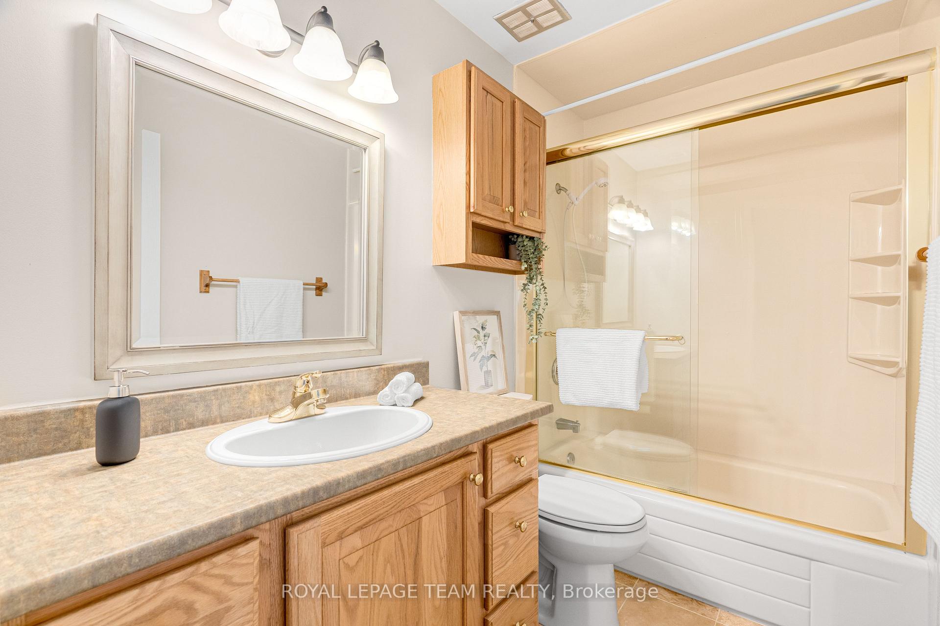 Photo 23 of 475 Melbourne Avenue, Ottawa, McKellar/Highland — HOMEH