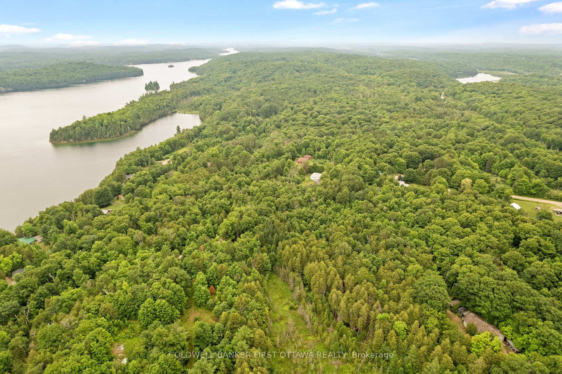 Photo 11 of 1039 Sunset Strip Lane, Frontenac, Frontenac North — HOMEH
