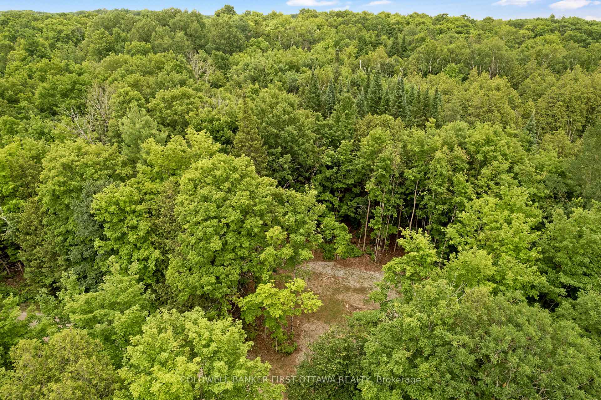 Photo 12 of 1039 Sunset Strip Lane, Frontenac, Frontenac North — HOMEH