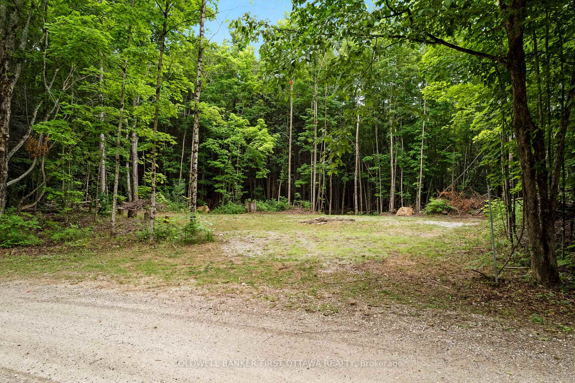 Photo 16 of 1039 Sunset Strip Lane, Frontenac, Frontenac North — HOMEH