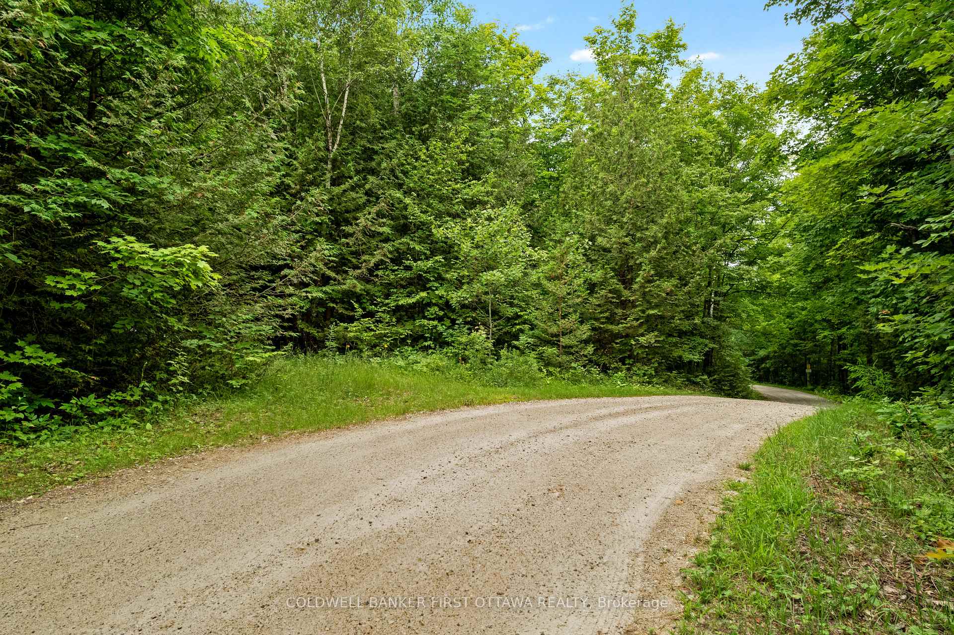 Photo 29 of 1039 Sunset Strip Lane, Frontenac, Frontenac North — HOMEH