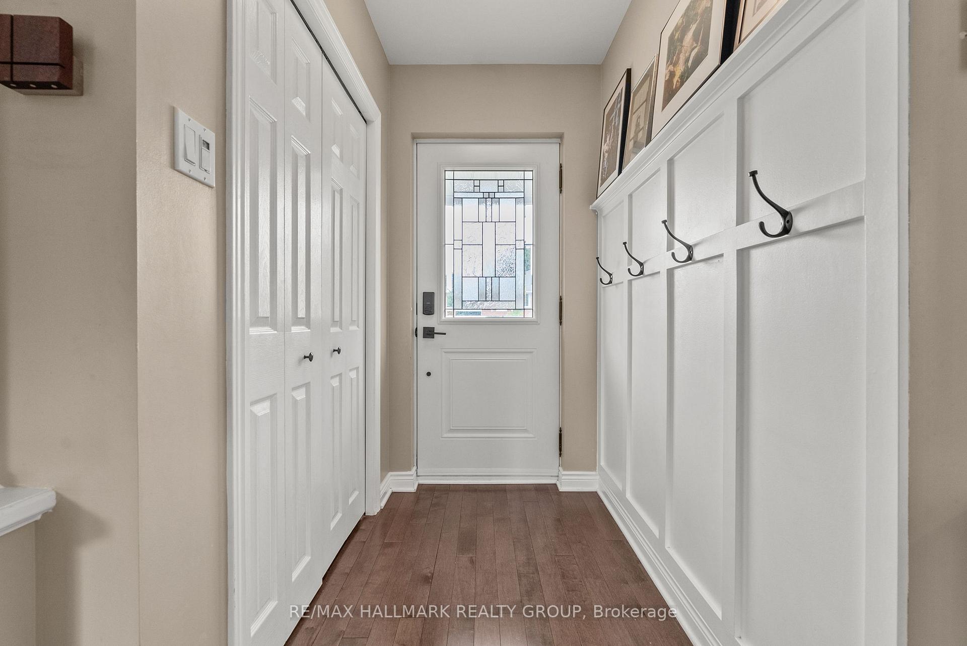 Photo 3 of 701 Cole Avenue, Ottawa, Laurentianview — HOMEH