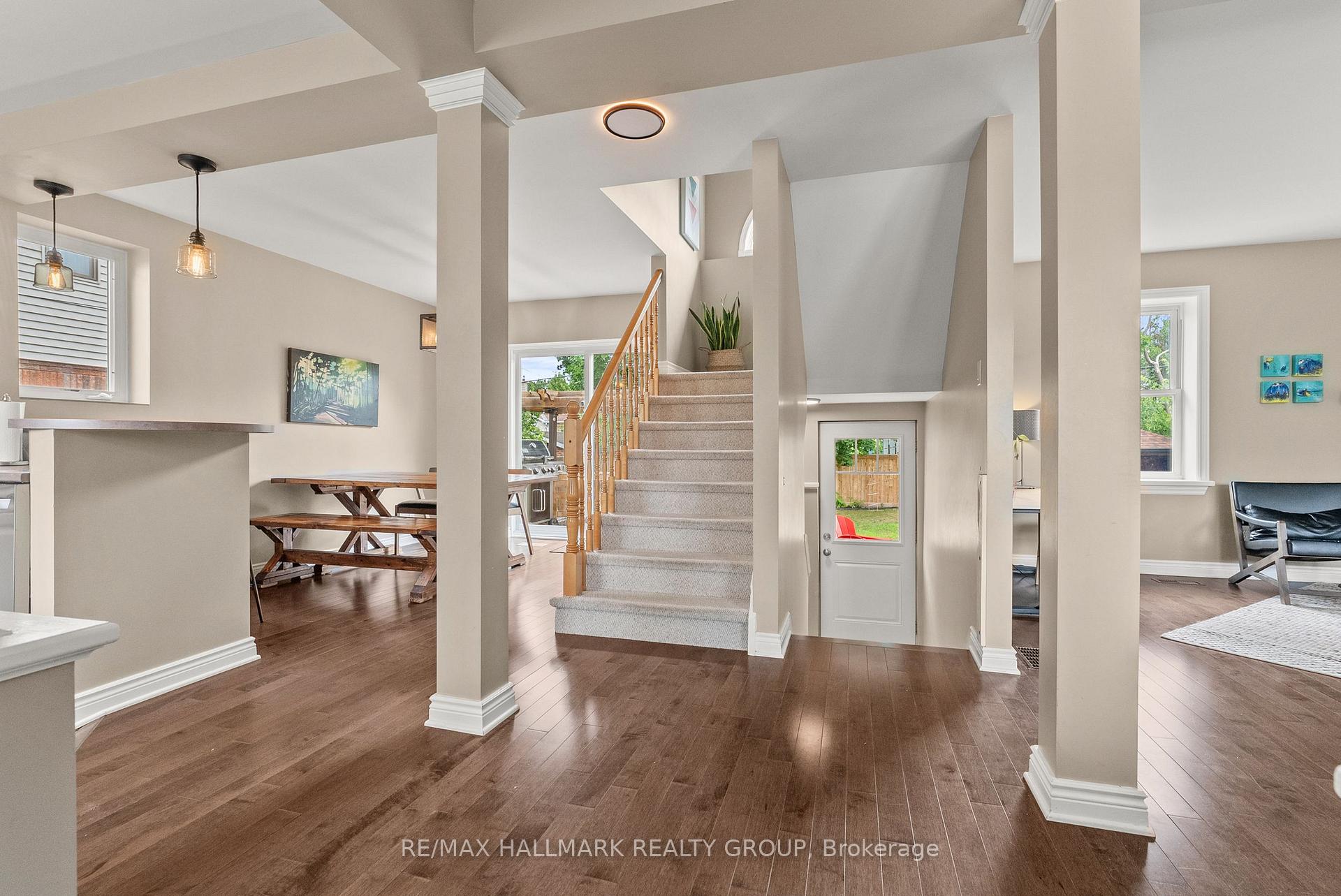 Photo 4 of 701 Cole Avenue, Ottawa, Laurentianview — HOMEH
