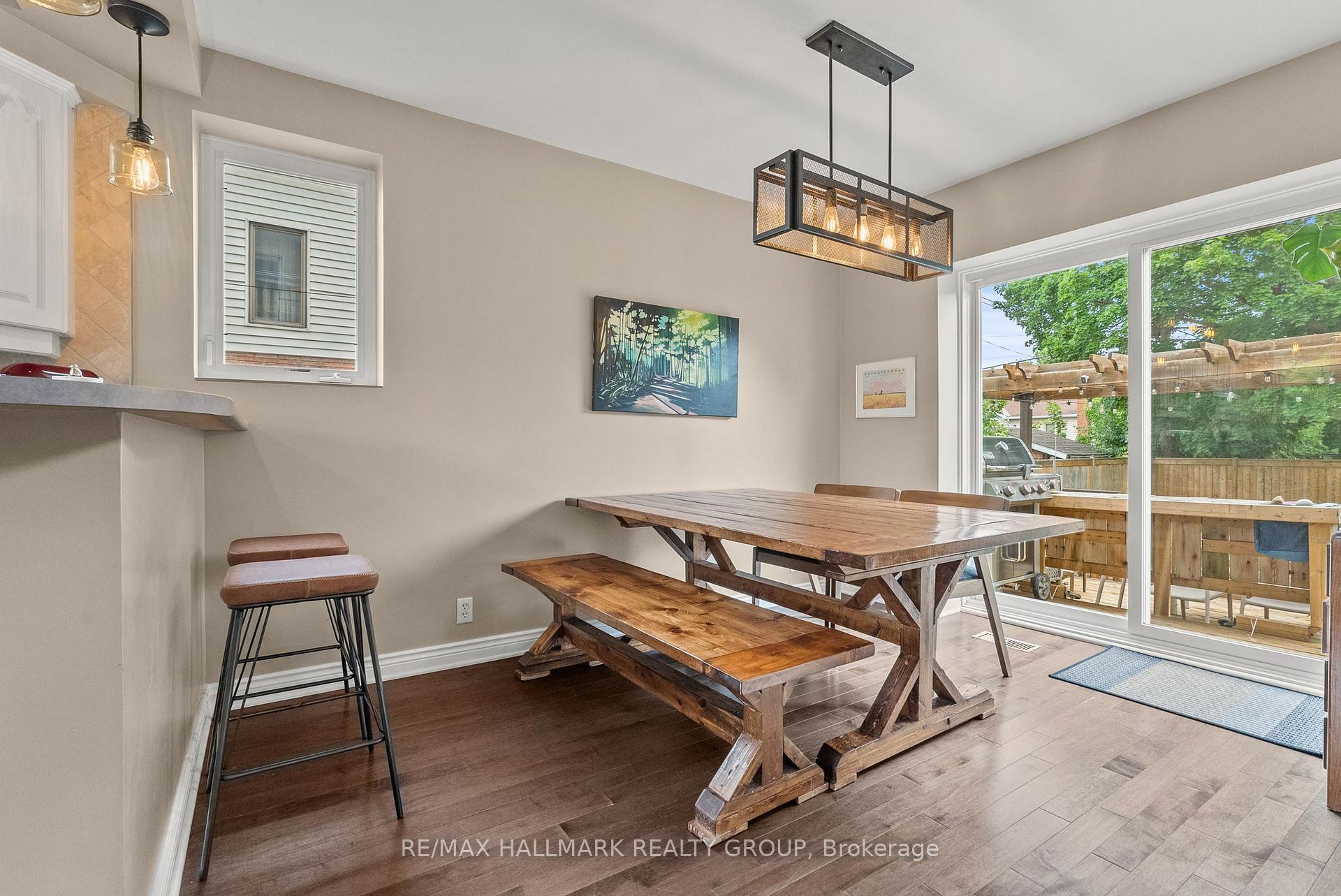 Photo 9 of 701 Cole Avenue, Ottawa, Laurentianview — HOMEH