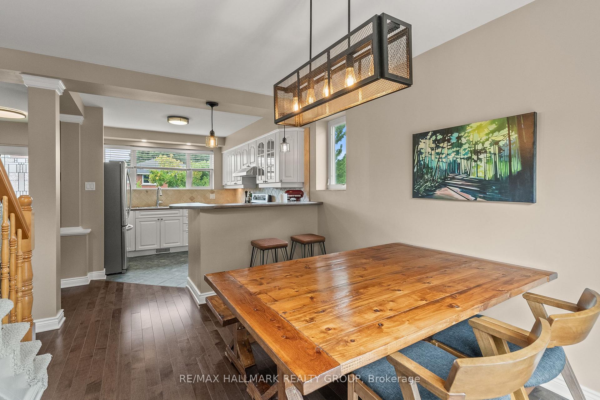 Photo 10 of 701 Cole Avenue, Ottawa, Laurentianview — HOMEH