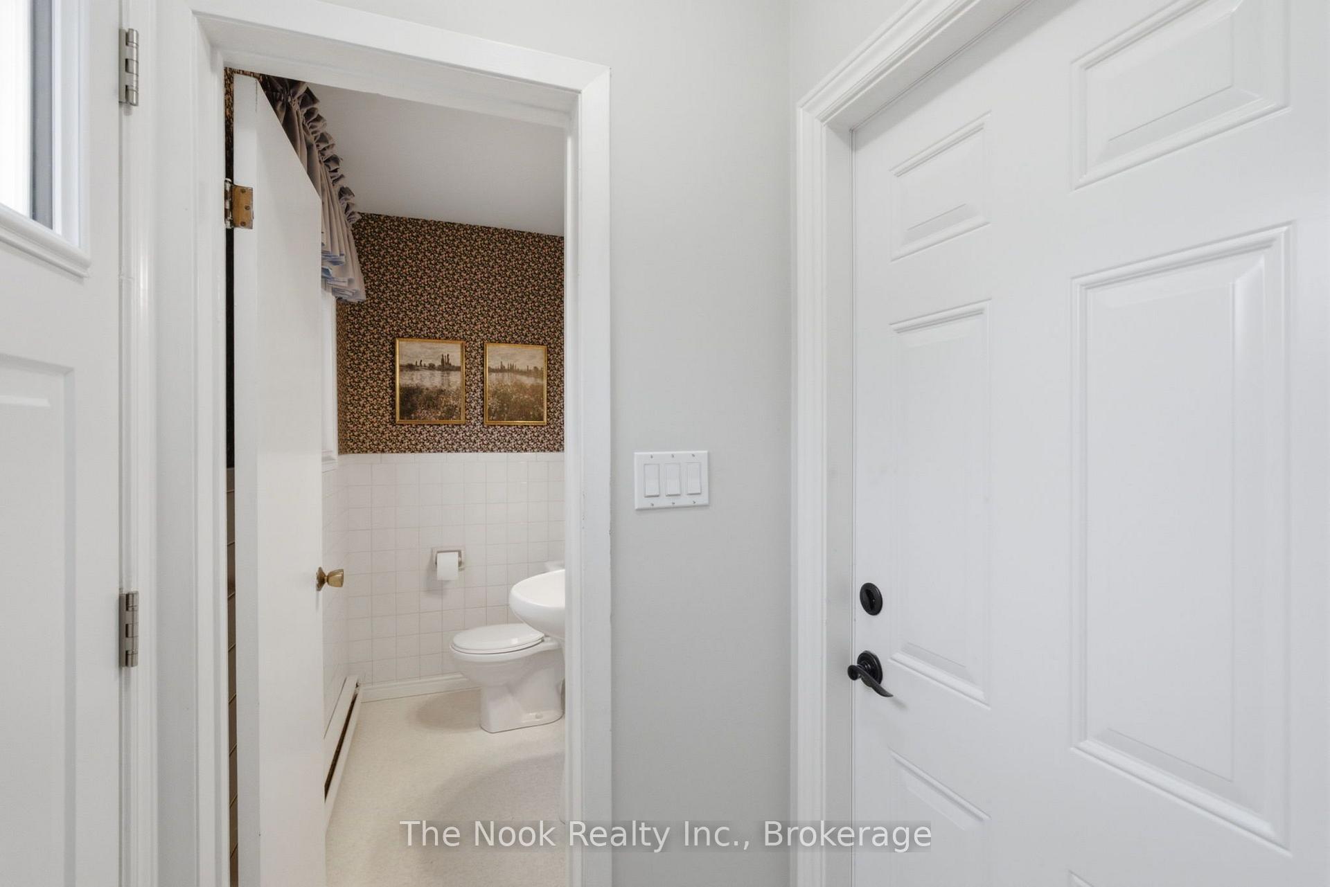 Photo 14 of 40 Keewatin Street S, Oshawa, Donevan — HOMEH