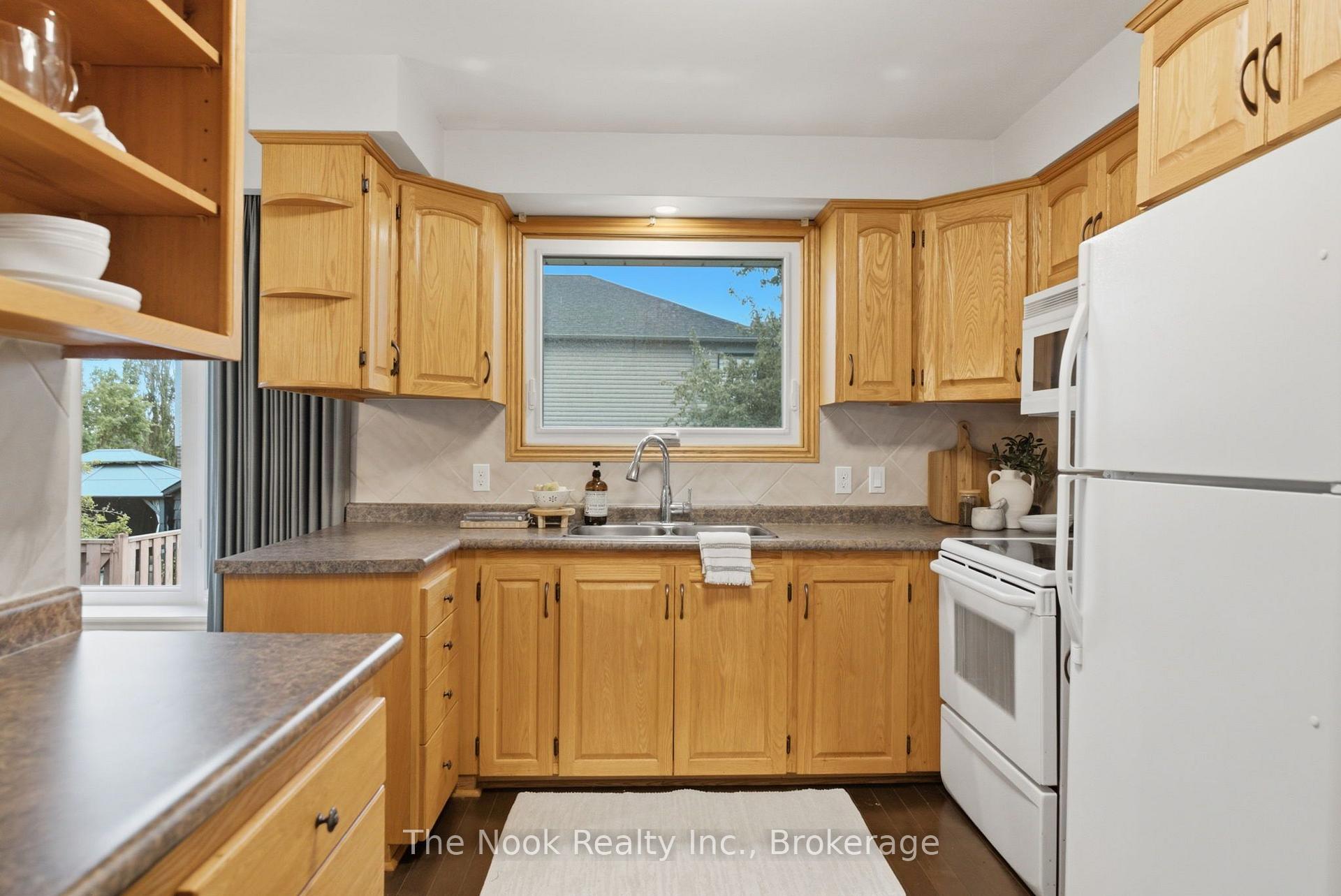 Photo 30 of 40 Keewatin Street S, Oshawa, Donevan — HOMEH