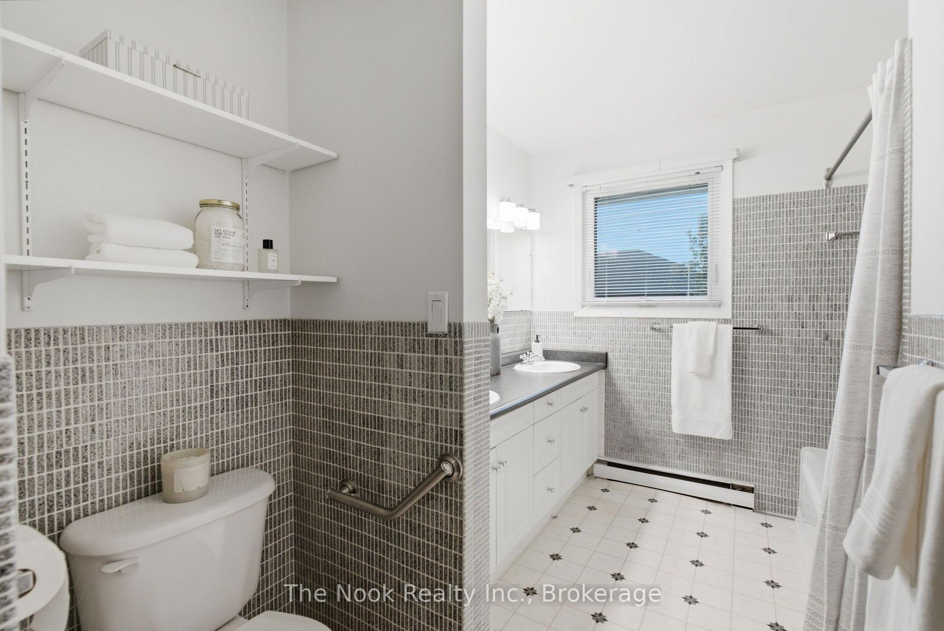Photo 38 of 40 Keewatin Street S, Oshawa, Donevan — HOMEH