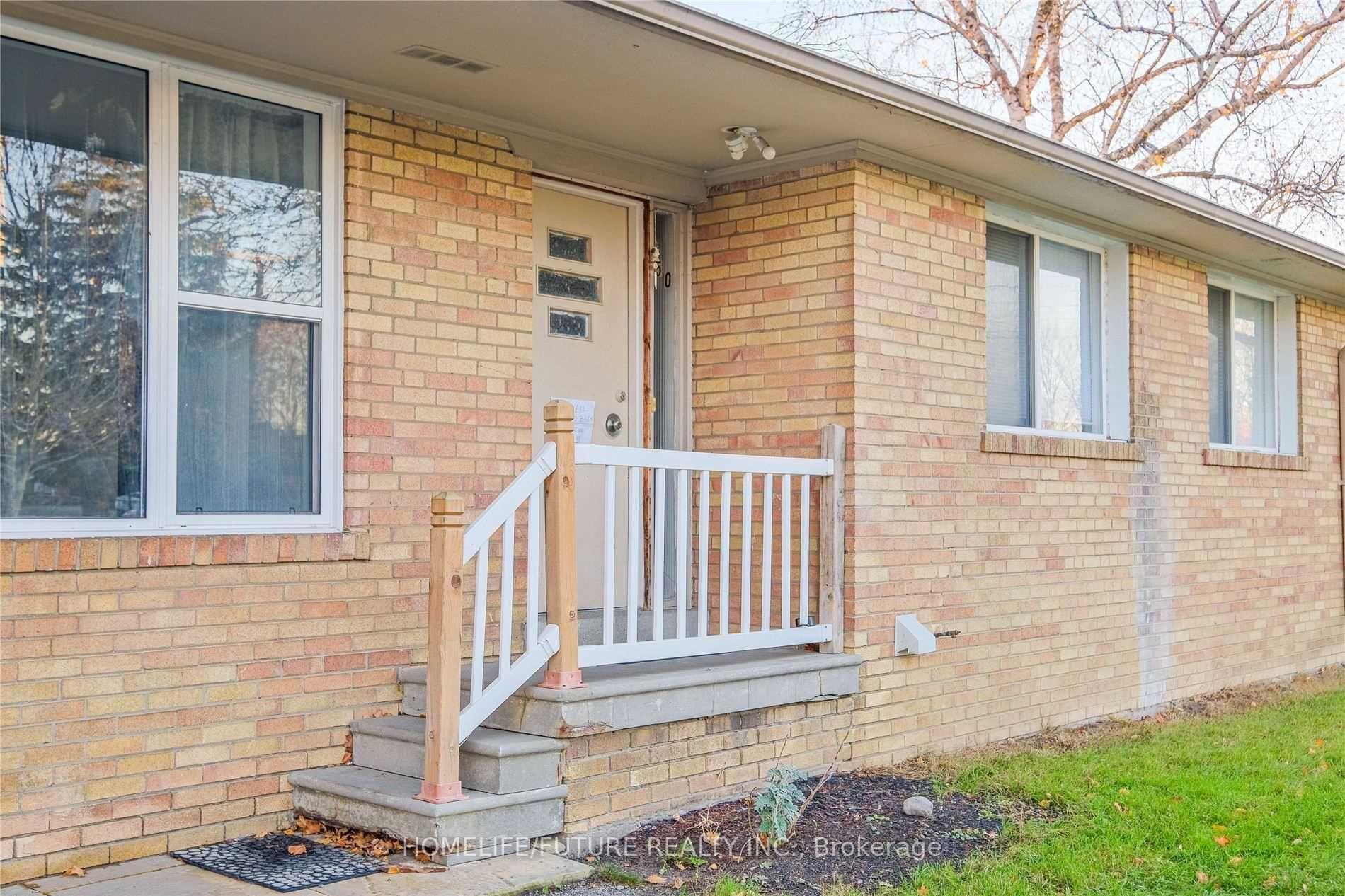 Photo 3 of 50 Benlight Crescent, Scarborough, Woburn — HOMEH