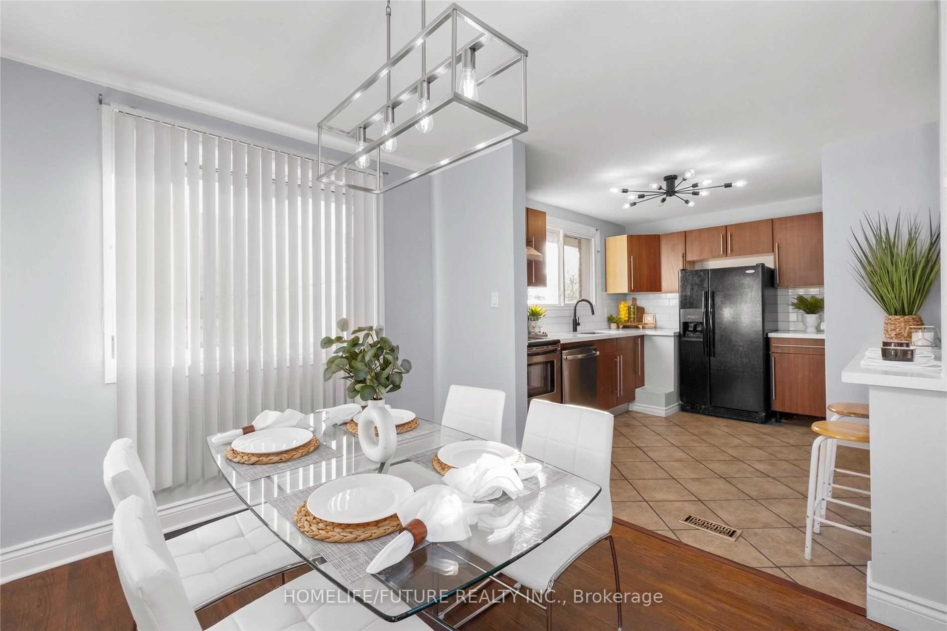 Photo 10 of 50 Benlight Crescent, Scarborough, Woburn — HOMEH