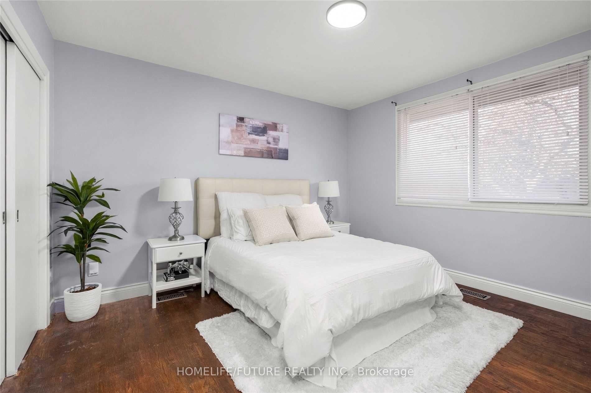 Photo 19 of 50 Benlight Crescent, Scarborough, Woburn — HOMEH