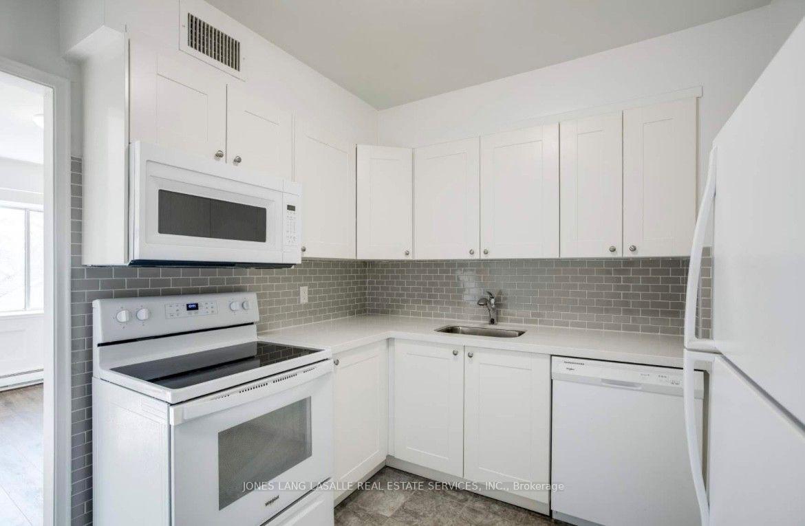Photo 10 of Unit 402, 370 Lakeshore Road E, Oakville, Old Oakville — HOMEH