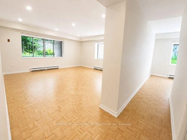 Photo 3 of Unit 402, 370 Lakeshore Road E, Oakville, Old Oakville — HOMEH