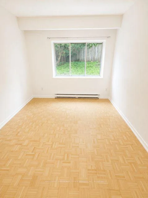 Photo 9 of Unit 402, 370 Lakeshore Road E, Oakville, Old Oakville — HOMEH