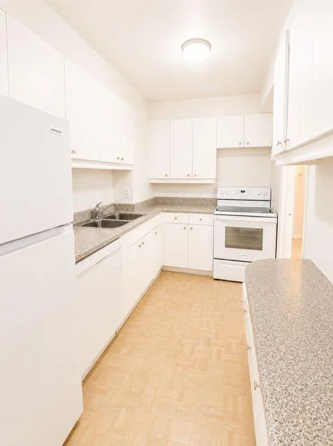 Photo 11 of Unit 402, 370 Lakeshore Road E, Oakville, Old Oakville — HOMEH