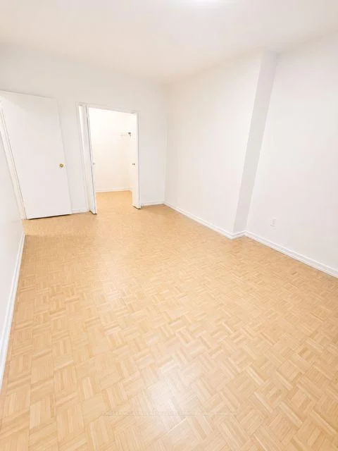 Photo 15 of Unit 402, 370 Lakeshore Road E, Oakville, Old Oakville — HOMEH