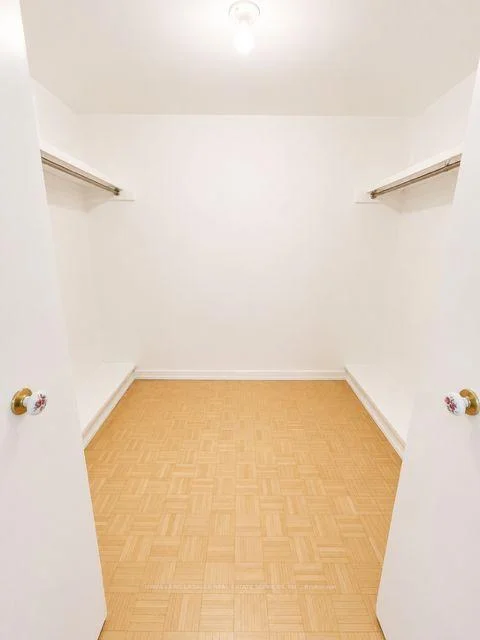 Photo 17 of Unit 402, 370 Lakeshore Road E, Oakville, Old Oakville — HOMEH