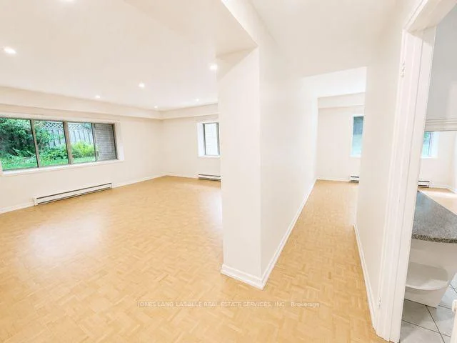 Photo 23 of Unit 402, 370 Lakeshore Road E, Oakville, Old Oakville — HOMEH