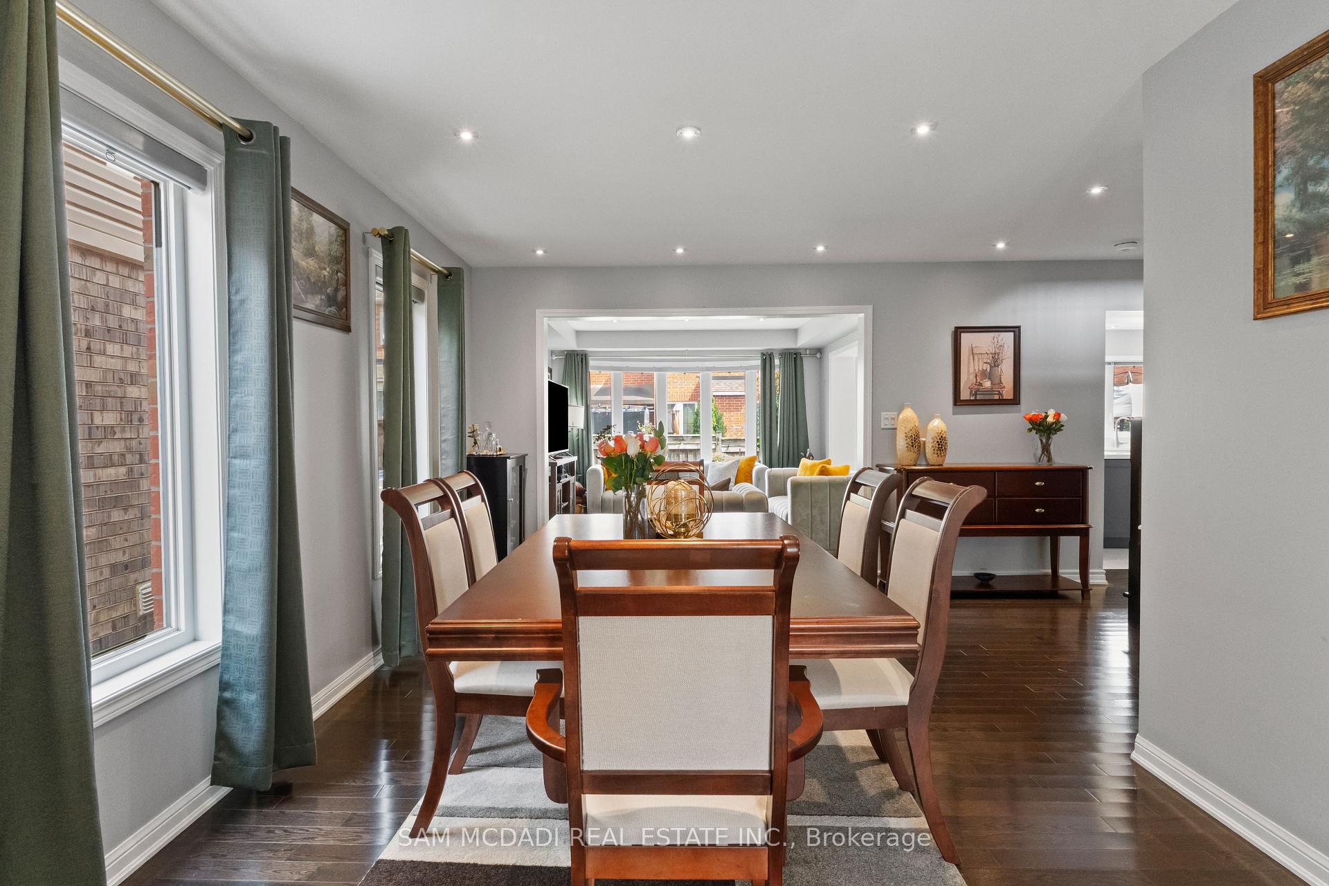 Photo 5 of 920 Clark Boulevard, Milton, Coates — HOMEH