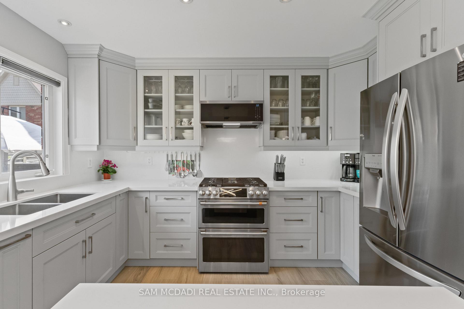 Photo 8 of 920 Clark Boulevard, Milton, Coates — HOMEH