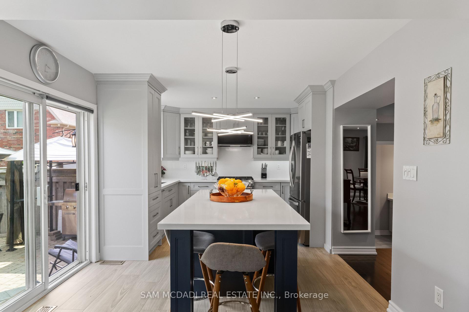 Photo 9 of 920 Clark Boulevard, Milton, Coates — HOMEH