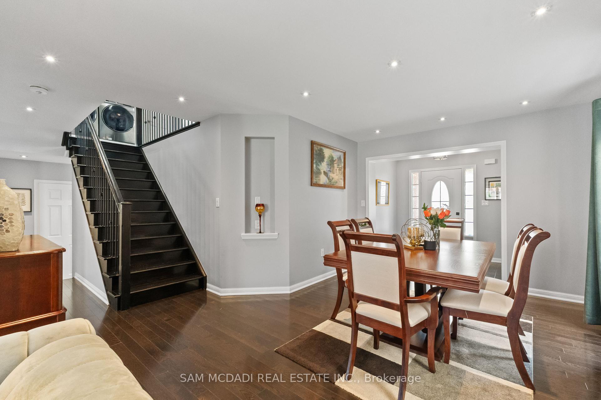 Photo 12 of 920 Clark Boulevard, Milton, Coates — HOMEH