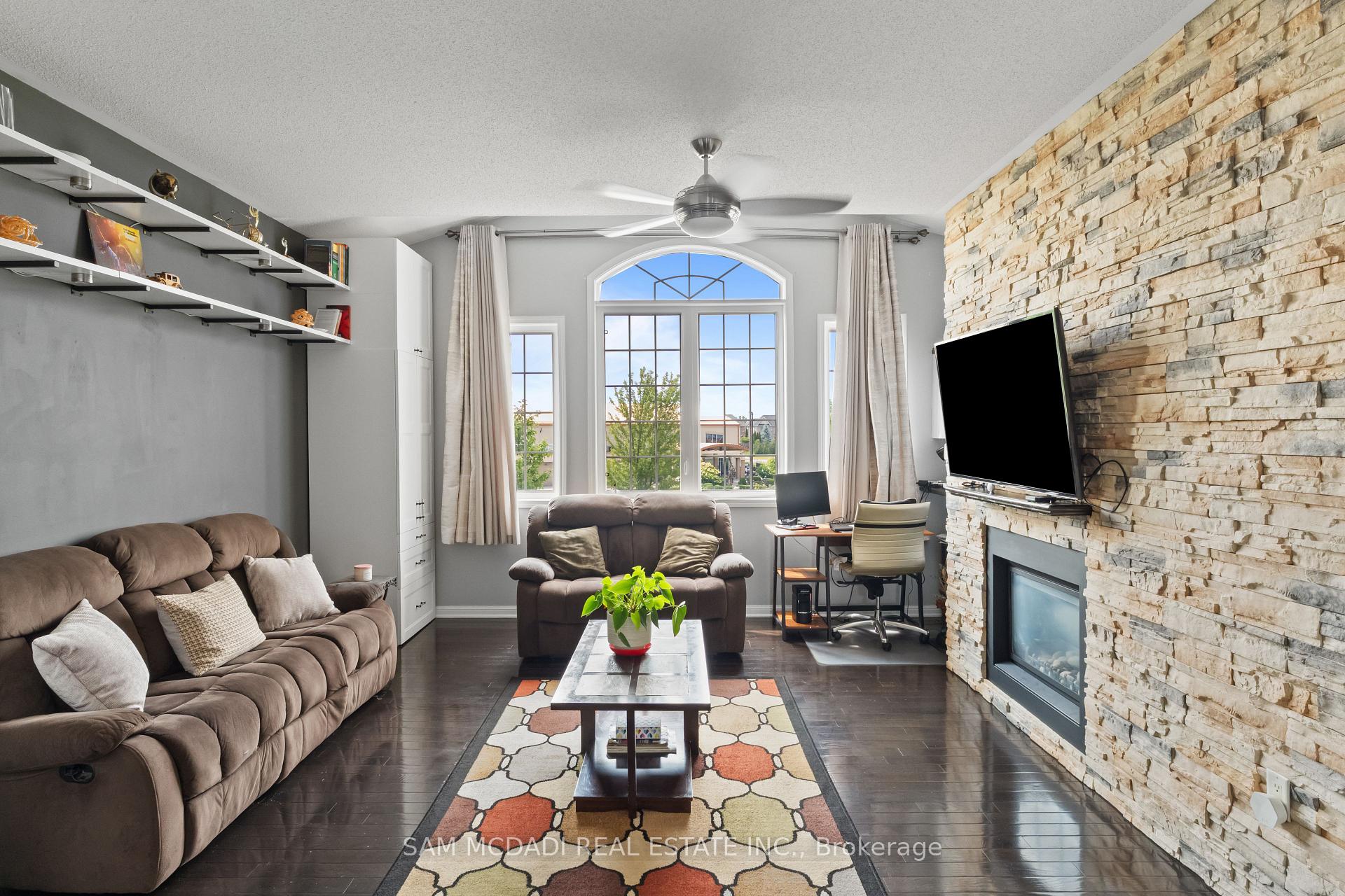 Photo 15 of 920 Clark Boulevard, Milton, Coates — HOMEH