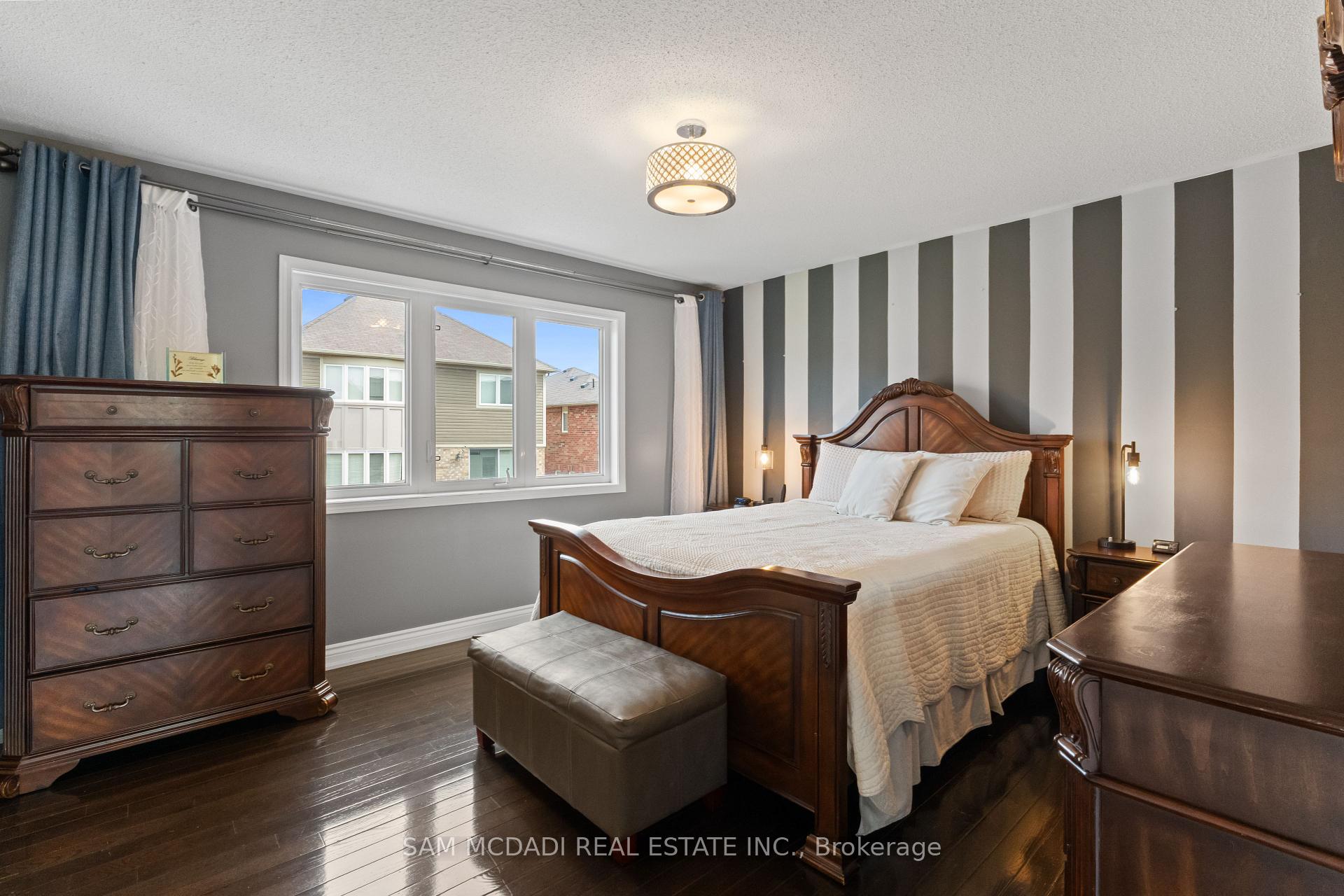 Photo 18 of 920 Clark Boulevard, Milton, Coates — HOMEH