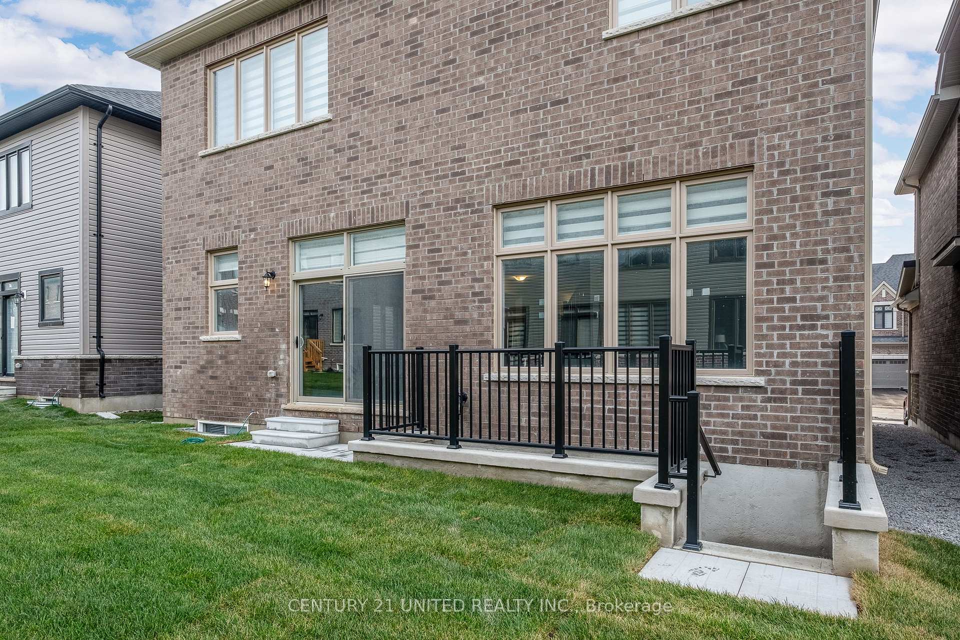 Photo 3 of Unit 2 (lower level), 1040 Unit A Suddard Avenue, Oshawa, Kedron — HOMEH