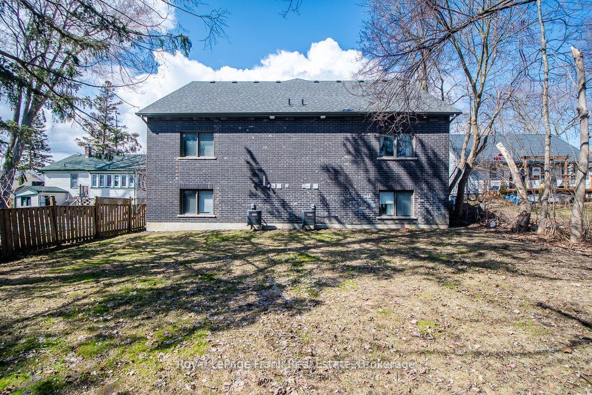 Photo 3 of Unit LOWER, 805B Dundas Street, Whitby, Downtown Whitby — HOMEH