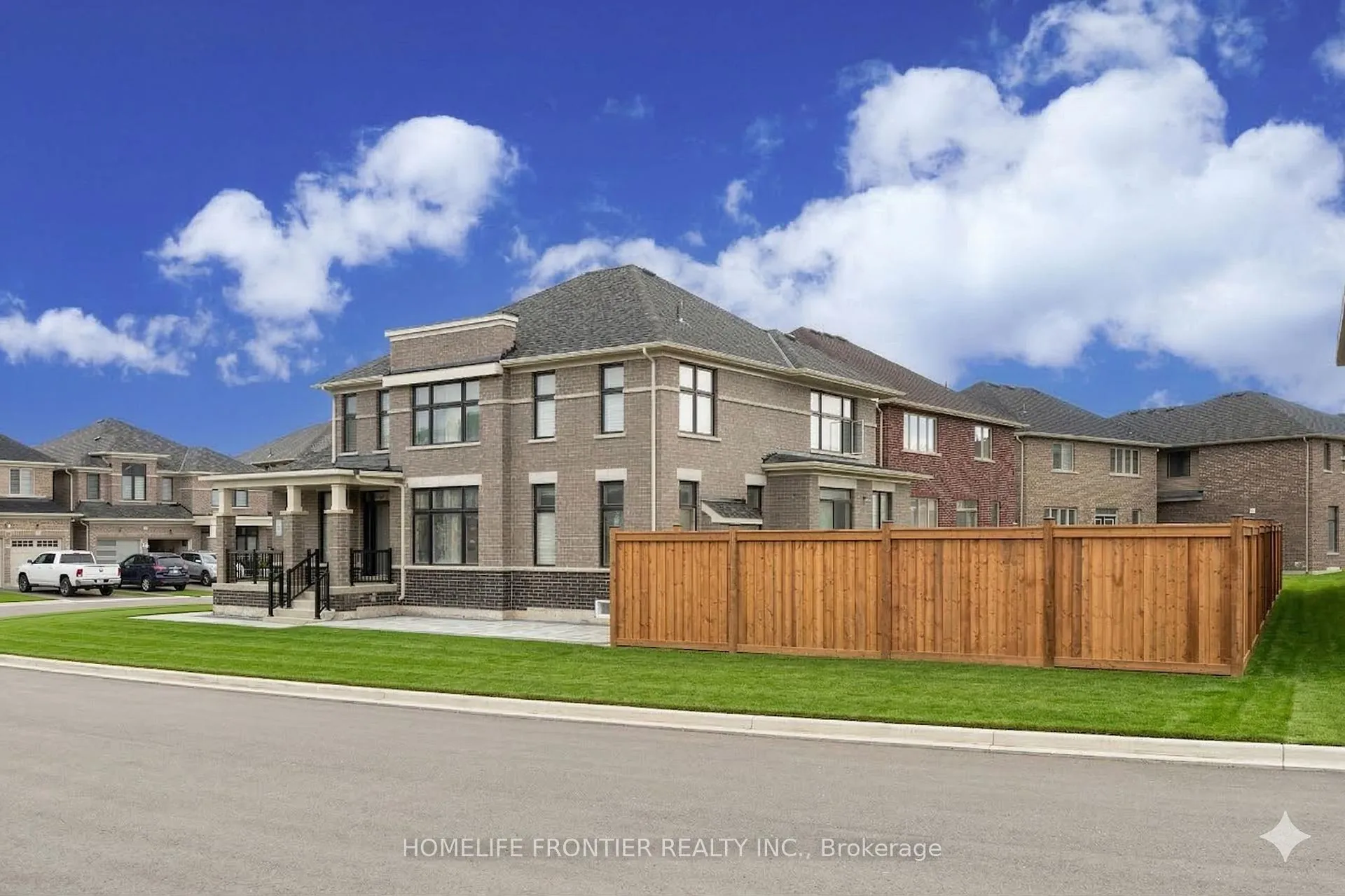 Photo 16 of 49 Ainslie Hill Crescent, Georgina, Sutton & Jackson's Point — HOMEH