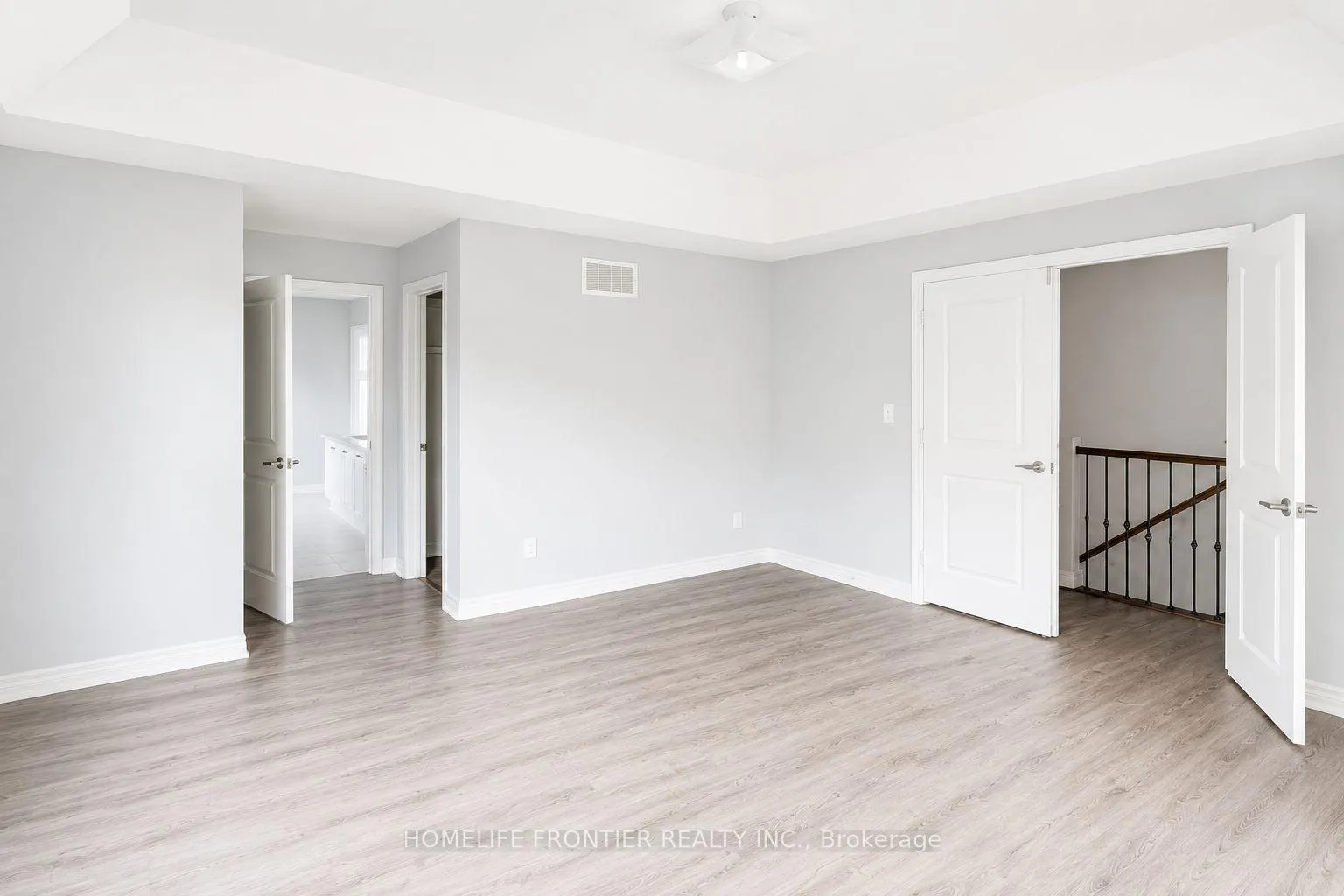 Photo 5 of 49 Ainslie Hill Crescent, Georgina, Sutton & Jackson's Point — HOMEH