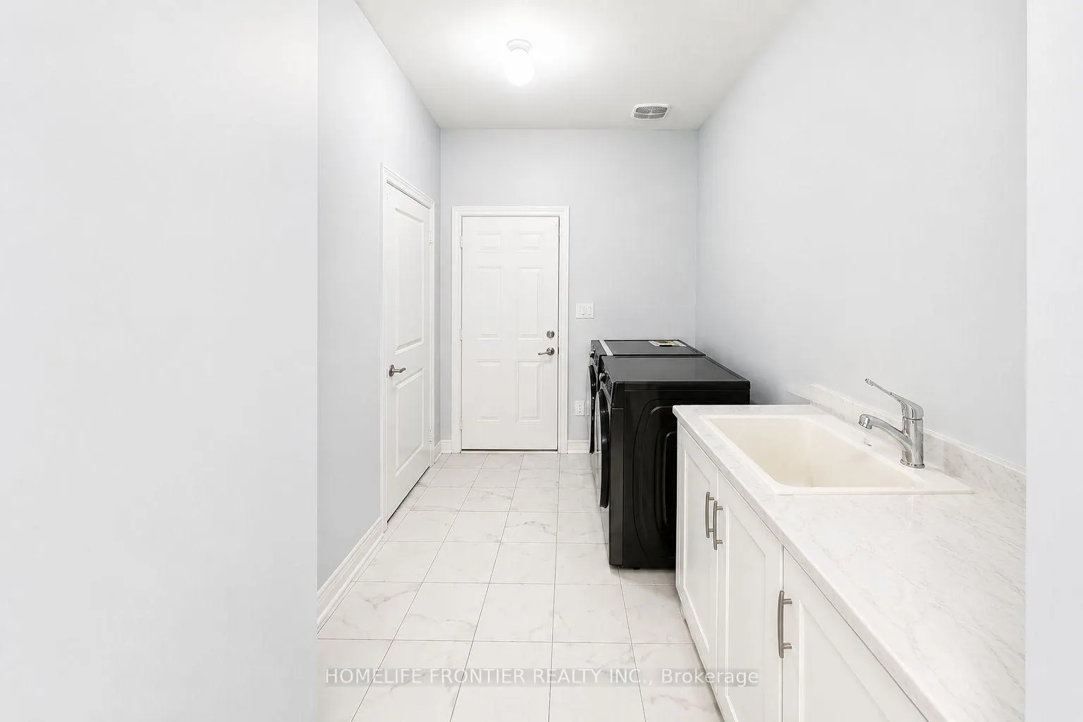 Photo 7 of 49 Ainslie Hill Crescent, Georgina, Sutton & Jackson's Point — HOMEH