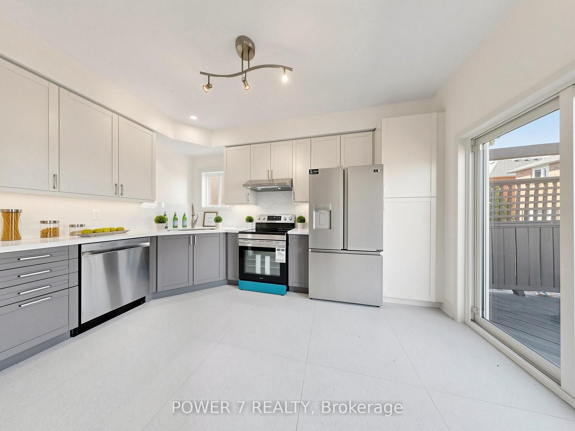 Photo 17 of 20 Mccaul Street, Markham, Berczy — HOMEH