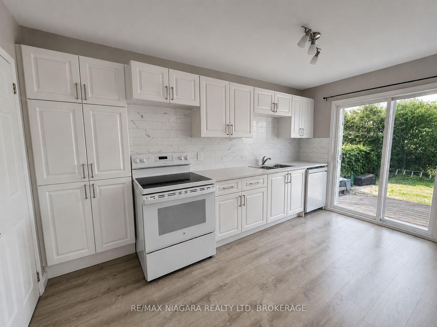 Photo 2 of Unit Unit 2, 24 Union Street, St. Catharines, Western Hill — HOMEH