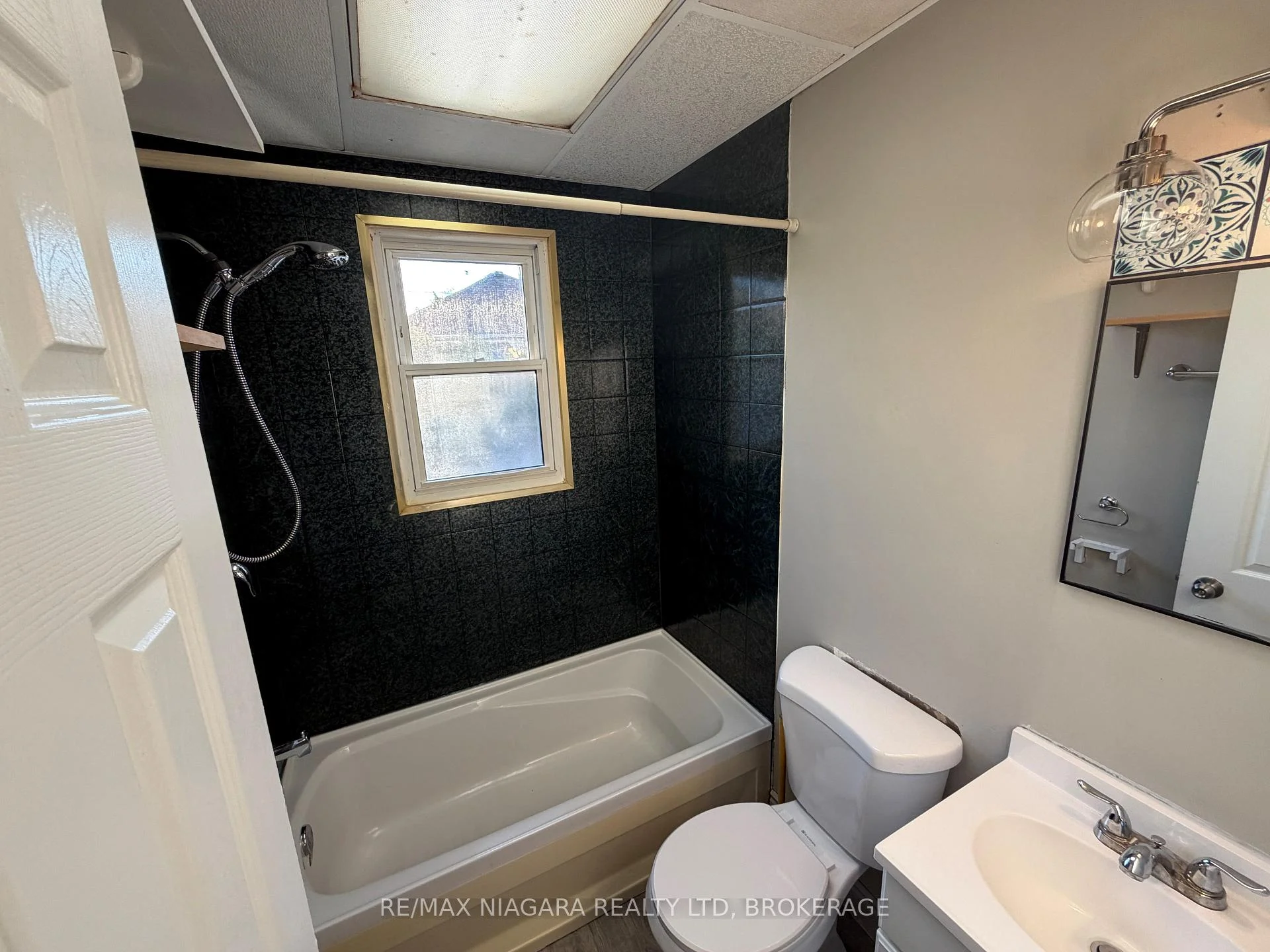 Photo 7 of Unit Unit 2, 24 Union Street, St. Catharines, Western Hill — HOMEH
