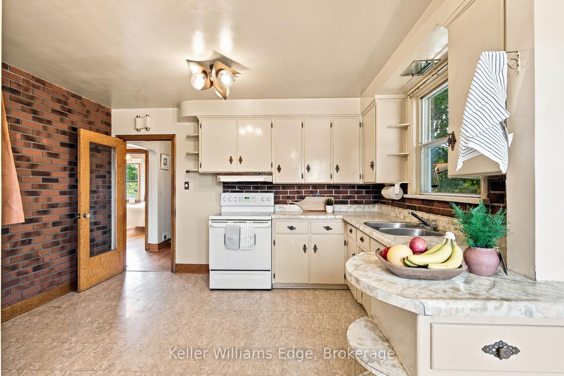 Photo 22 of 226 8 Highway, Hamilton, Stoney Creek — HOMEH