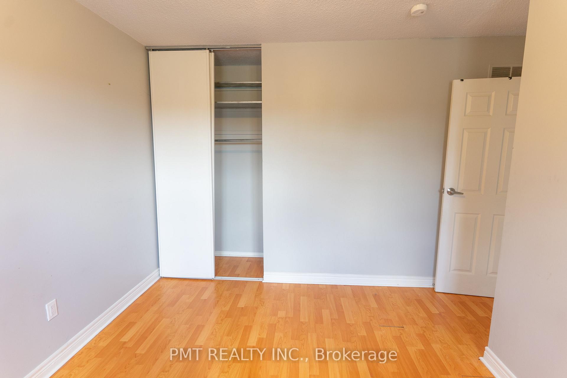 Photo 13 of 694 Carrying Place, Mississauga, Creditview — HOMEH