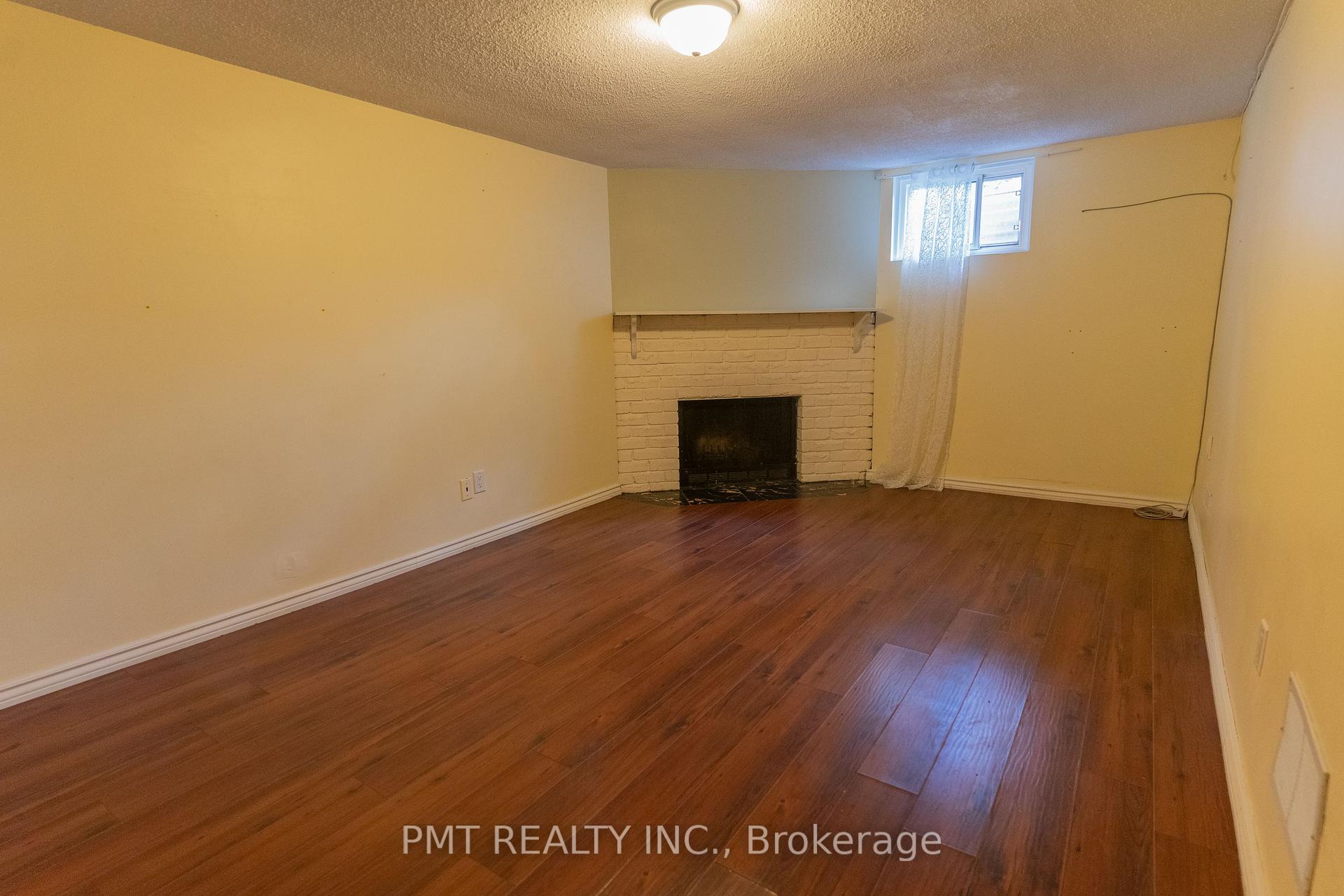 Photo 18 of 694 Carrying Place, Mississauga, Creditview — HOMEH