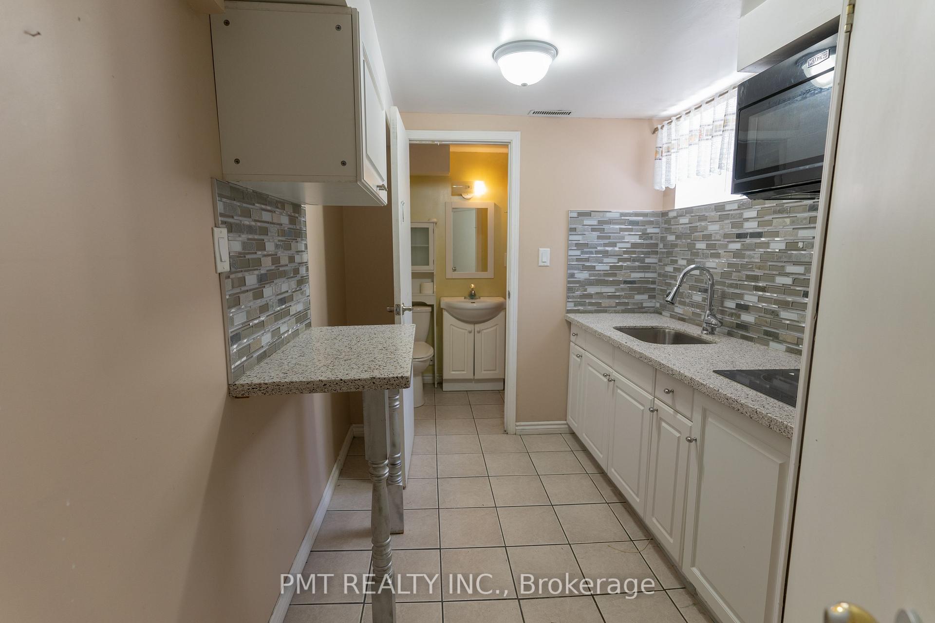 Photo 19 of 694 Carrying Place, Mississauga, Creditview — HOMEH