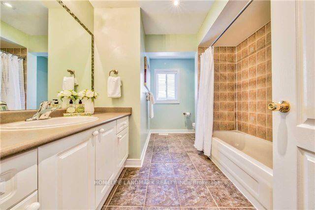 Photo 17 of 135 Rushworth Drive, Ajax, Northeast Ajax — HOMEH
